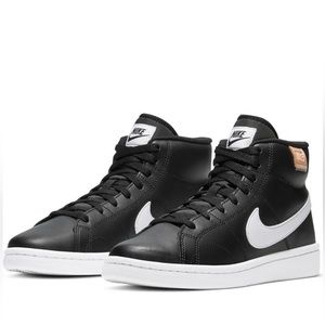 NWOT Nike Court Royale 2